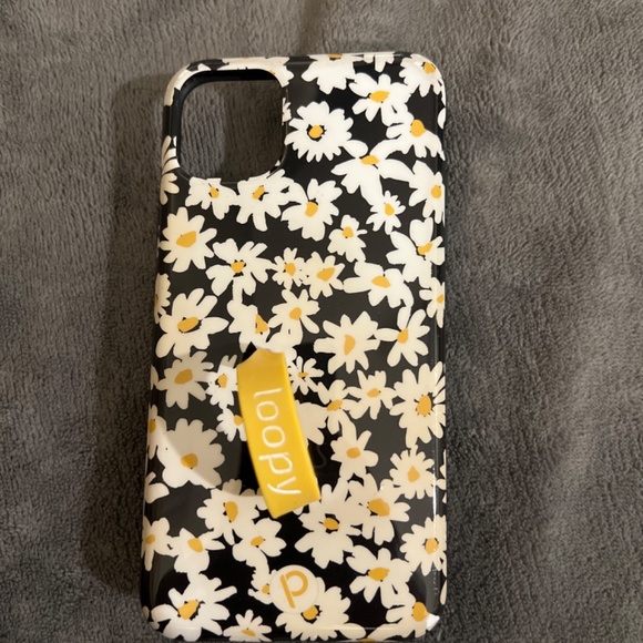 iPhone 11 Pro Max Covers - Picture 6 of 12